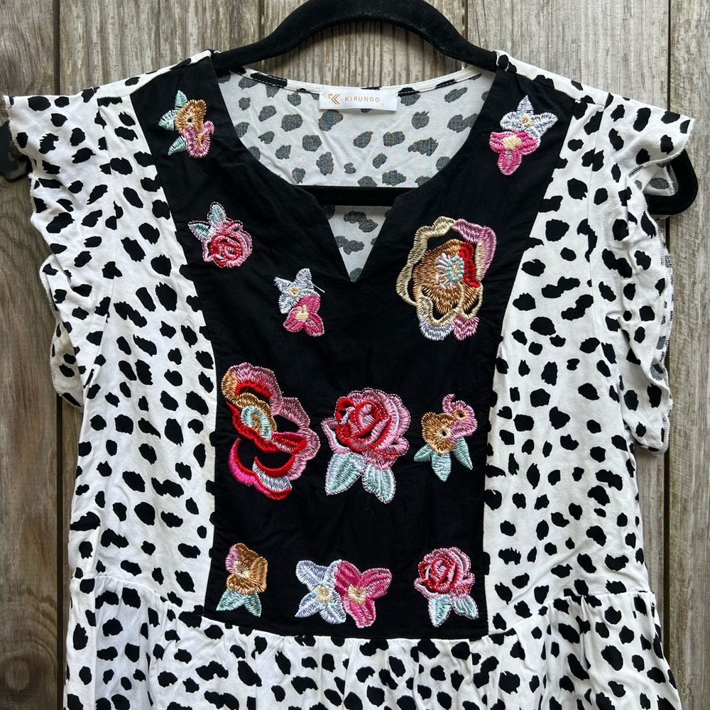 KIRUNDO White Summer Split V Neck Floral Embroidery Dress Women’s Small - Picture 6 of 9